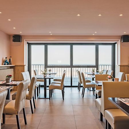 Hotel De Zeebries Budget Middelkerke Exteriör bild