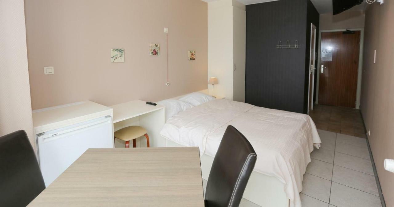 Hotel De Zeebries Budget Middelkerke Exteriör bild